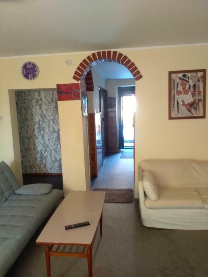 Hostel Trajan Donji Milanovac Exteriér fotografie